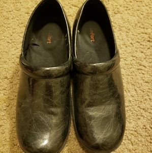 Women's SafeTStep black shoes